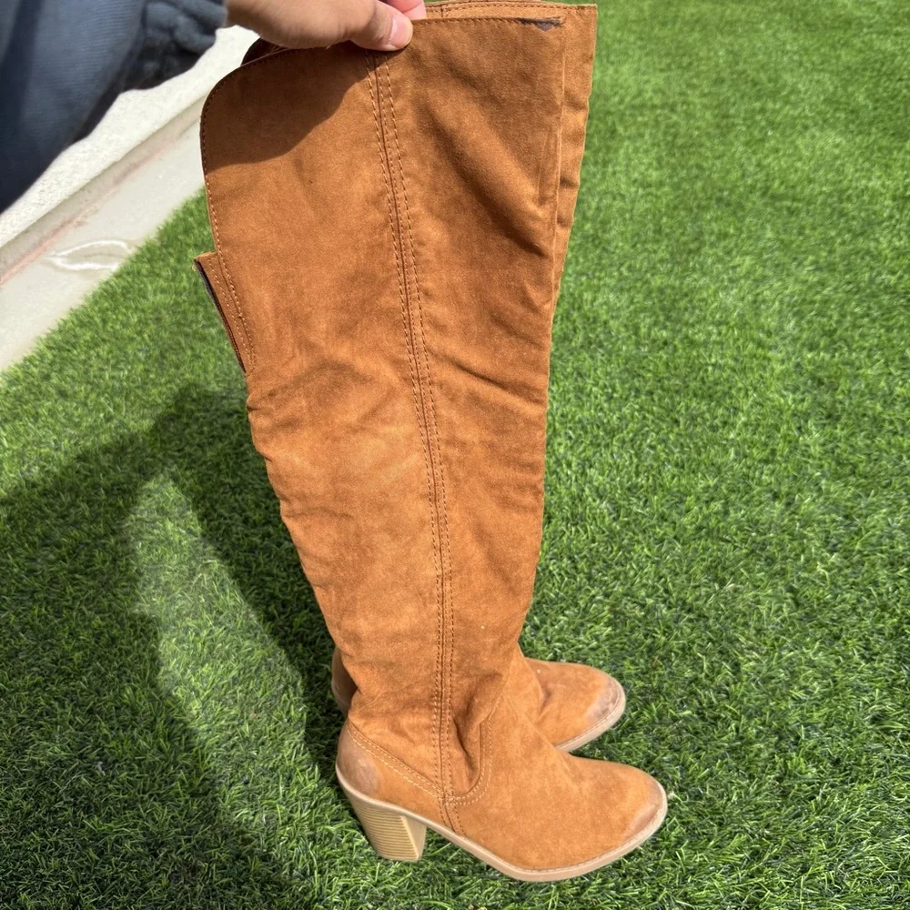 Dolce Vita Women's Tan Knee-High Boots
